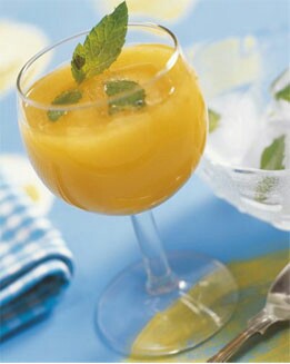 BATIDO DE MELOCOTÓN, PIÑA Y MANZANA
