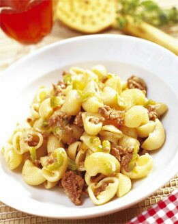 CARNE AL CURRY CON CARACOLAS