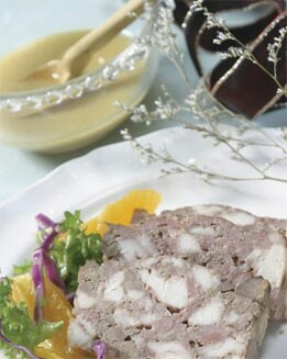 TERRINA DE GALLO CON ENSALADA DE ESCAROLA