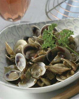 CHIRLAS EN SALSA CON ALCACHOFAS