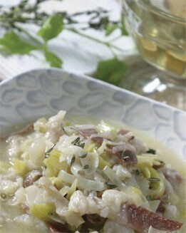 MANITAS DE CORDERO EN SALSA