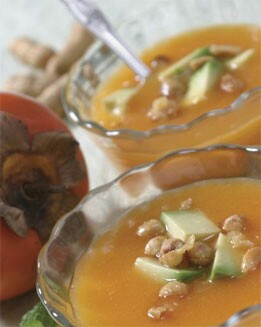 BATIDO DE CAQUIS CON CACAHUETES CARAMELIZADOS