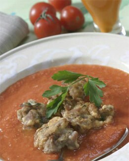 SOPA DE TOMATE CON ALBÓNDIGAS