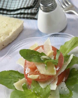 ENSALADA DE RÚCULA CON VINAGRETA DE PIÑONES