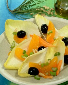 ENSALADA DE ZANAHORIA CON ALIÑO DE PIÑONES