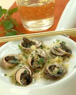 CARACOLES CON ALMENDRAS