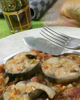 CHICHARROS EN SALSA DE PIMIENTOS
