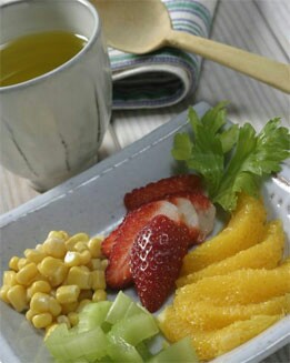 ENSALADA DE FRESAS, MAÍZ Y APIO