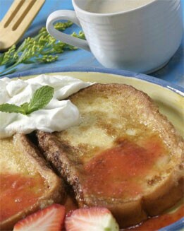 TORRIJAS EN SALSA DE FRESAS