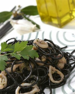 PASTA CON SALSA DE CHIPIRONES