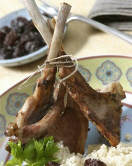 CUSCÚS CON CHULETITAS DE CORDERO