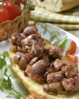 TOSTA AL AJO CON SALCHICHAS