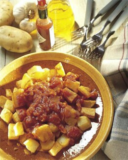 PATATAS BRAVAS CON CHORIZO