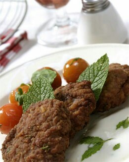 BISTEC DE CORDERO CON SALSA DE MENTA