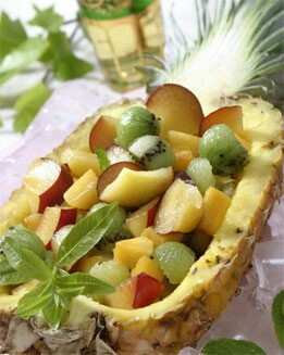 PIÑA HELADA CON FRUTAS