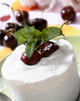 SOUFFLÉ HELADO DE CEREZAS