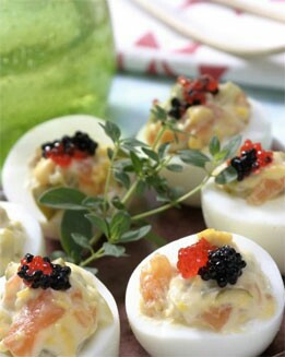 HUEVOS RELLENOS DE SALMÓN