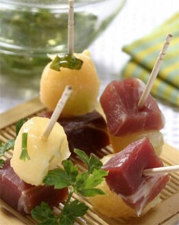 BROCHETAS DE MELÓN Y JAMÓN