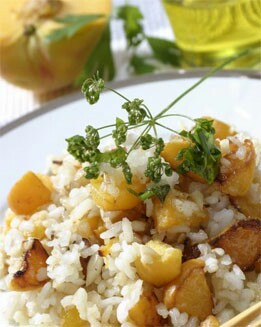 SALTEADO DE ARROZ, MELOCOTÓN  Y ALMENDRAS