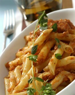 PASTA FRESCA CON SALSA BOLOÑESA ( NOVA - RÁPIDA )