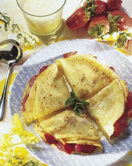 CREPES DE FRESÓN CON CREMA DE NARANJA