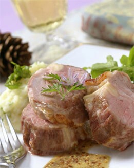 NOISSETES DE CORDERO CON PURÉ A LAS FINAS HIERBAS