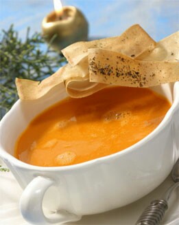 CREMA DE MARISCO CON CRUJIENTE DE HIERBAS