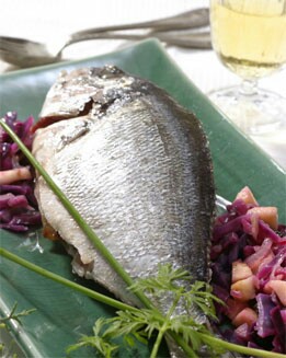 DORADA RELLENA CON  LOMBARDA ( NOVA - TRADICIONAL)