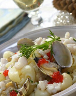 CONCHAS CON MERLUZA EN SALSA DE CAVA