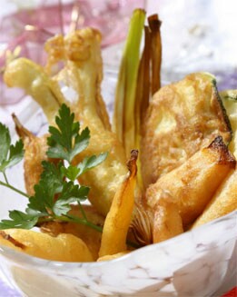 BUÑUELOS DE HORTALIZAS CON SALSA BERNESA