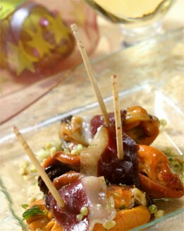 BROCHETAS DE MEJILLONES CON ALMENDRAS