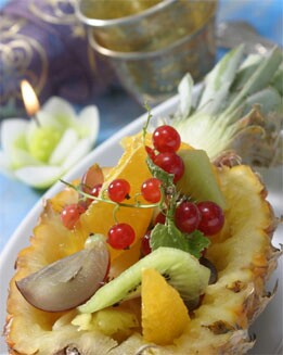 PIÑAS RELLENA DE FRUTAS