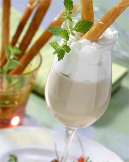 GELATINA DE JIJONA CON CANUTILLOS DE MIEL