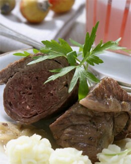 ROLLITOS DE CARNE EN SALSA