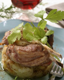 CHULETAS  DE CORDERO CON PATATAS