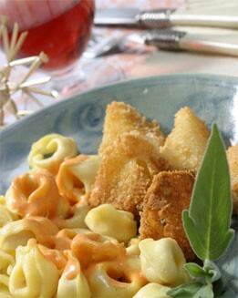 TORTELLINI CON CREMA DE PIMIENTOS