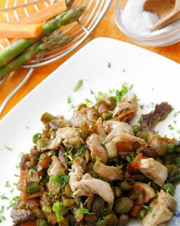 SALTEADO DE CARNE CON VERDURAS DE PRIMAVERA