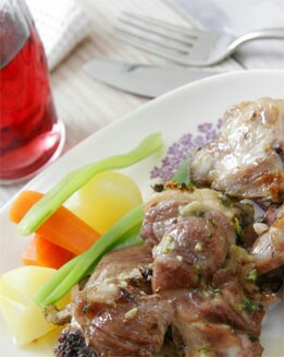 CORDERO CON VERDURAS