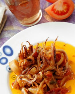 CALAMARES EN SALSA DE TOMATE