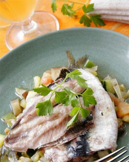 SARDINAS  AL HORNO CON TOMATE