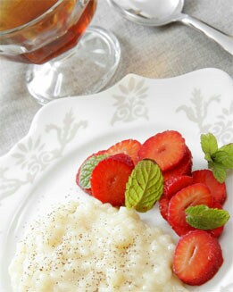 FRESAS MARINADA CON DULCE DE ARROZ