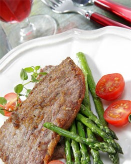ESCALOPES A LA MILANESA CON ESPÁRRAGOS