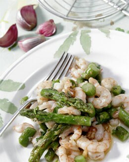 GAMBAS AL AJILLO CON ESPÁRRAGOS