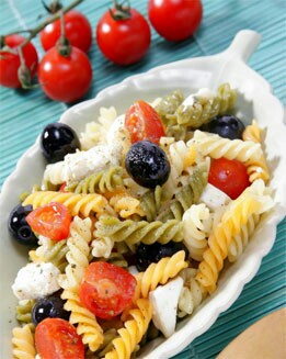 ENSALADA DE PASTA CON OLIVAS NEGRAS
