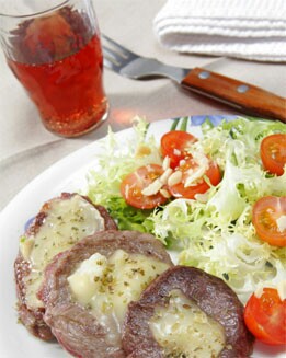 MEDALLONES DE SOLOMILLO CON QUESO  CAMEMBERT