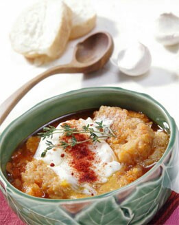 SOPA DE AJO CON HUEVOS
