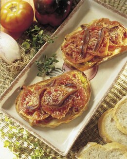 TOSTAS DE PIMIENTO Y TOMATE AL ORÉGANO