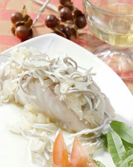 MERLUZA AL HORNO CON CAVA