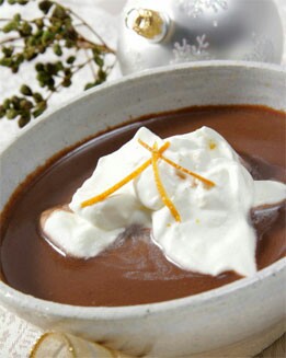 CHOCOLATE  CALIENTE  CON NATA Y QUESO