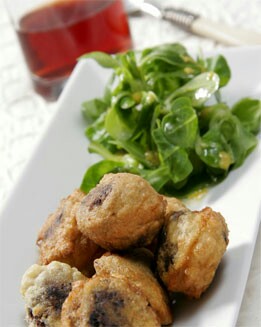 MORCILLA REBOZADA CON  MANZANA